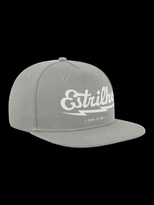 Snapback Cinza com logotipo Branco - Estrilho