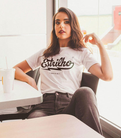 Tshirt Branca com Logotipo Preto - Estrilho-Estrilho